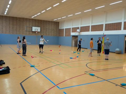 Einblick in das Hochschulsport-Training in der Turnhalle in Mönchengladbach